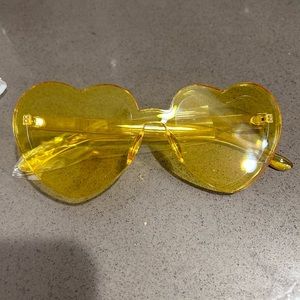 NWOT Yellow Heart Glasses
